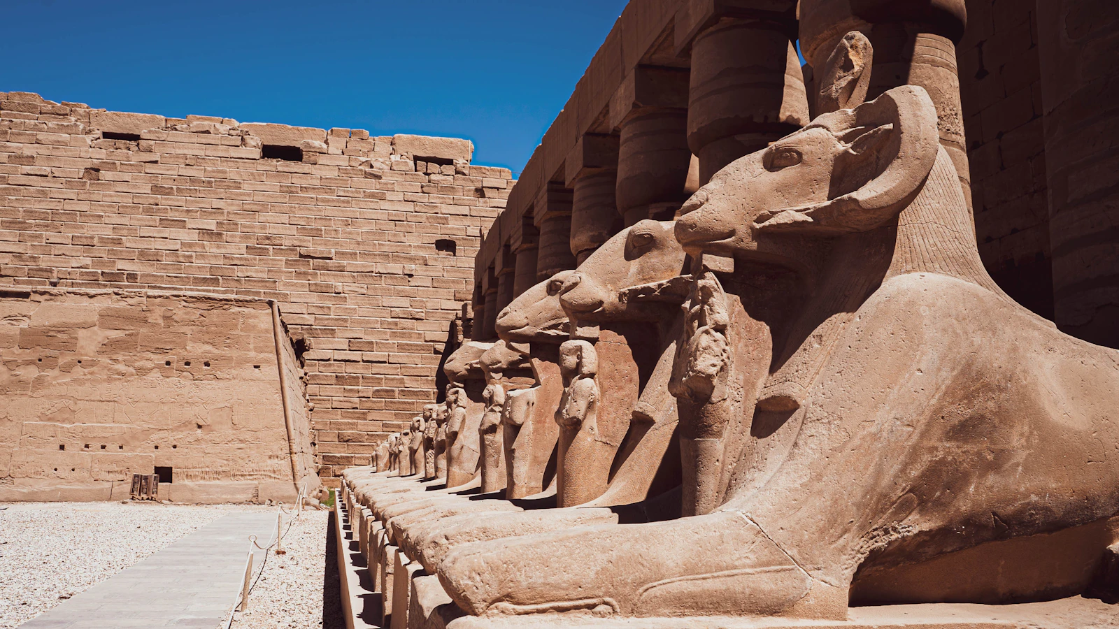 Luxor, Egypt photo 9 by 2H Media