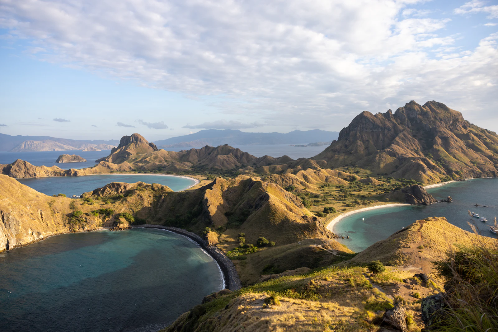 Labuan Bajo, Indonesia photo 17 by Mitch Hodiono