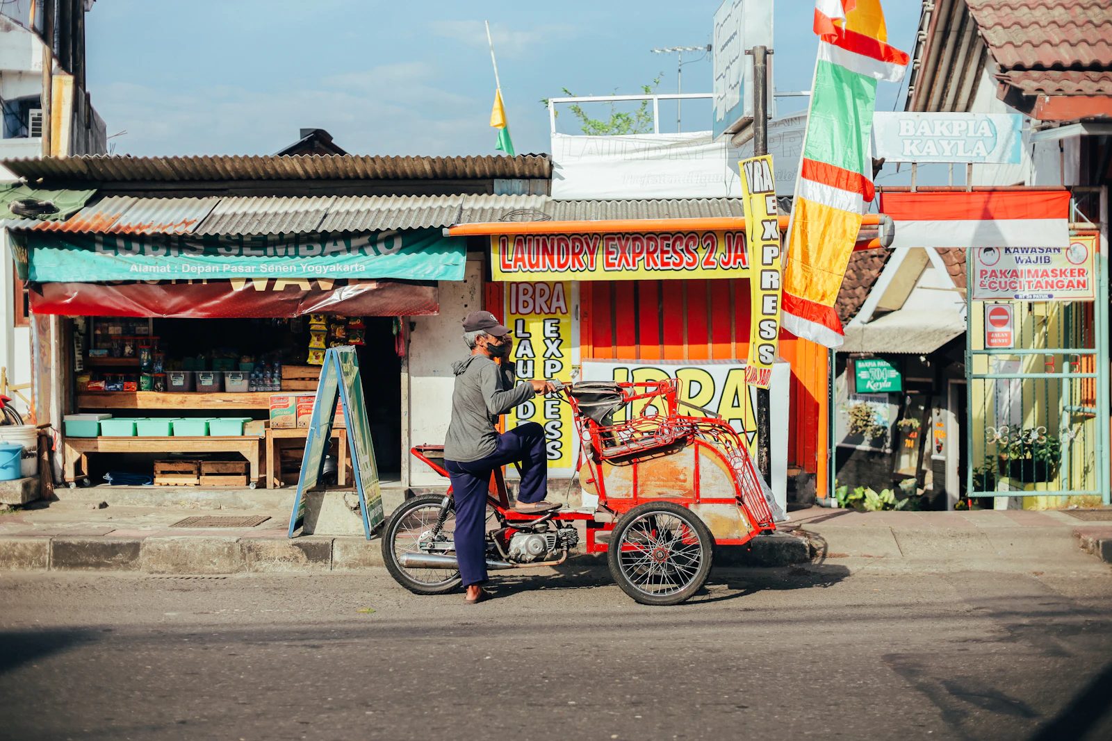 Yogyakarta, Indonesia photo 29 by Farhan Abas