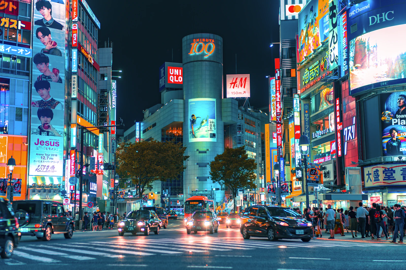 Tokyo, Japan photo 2 by Jezael Melgoza