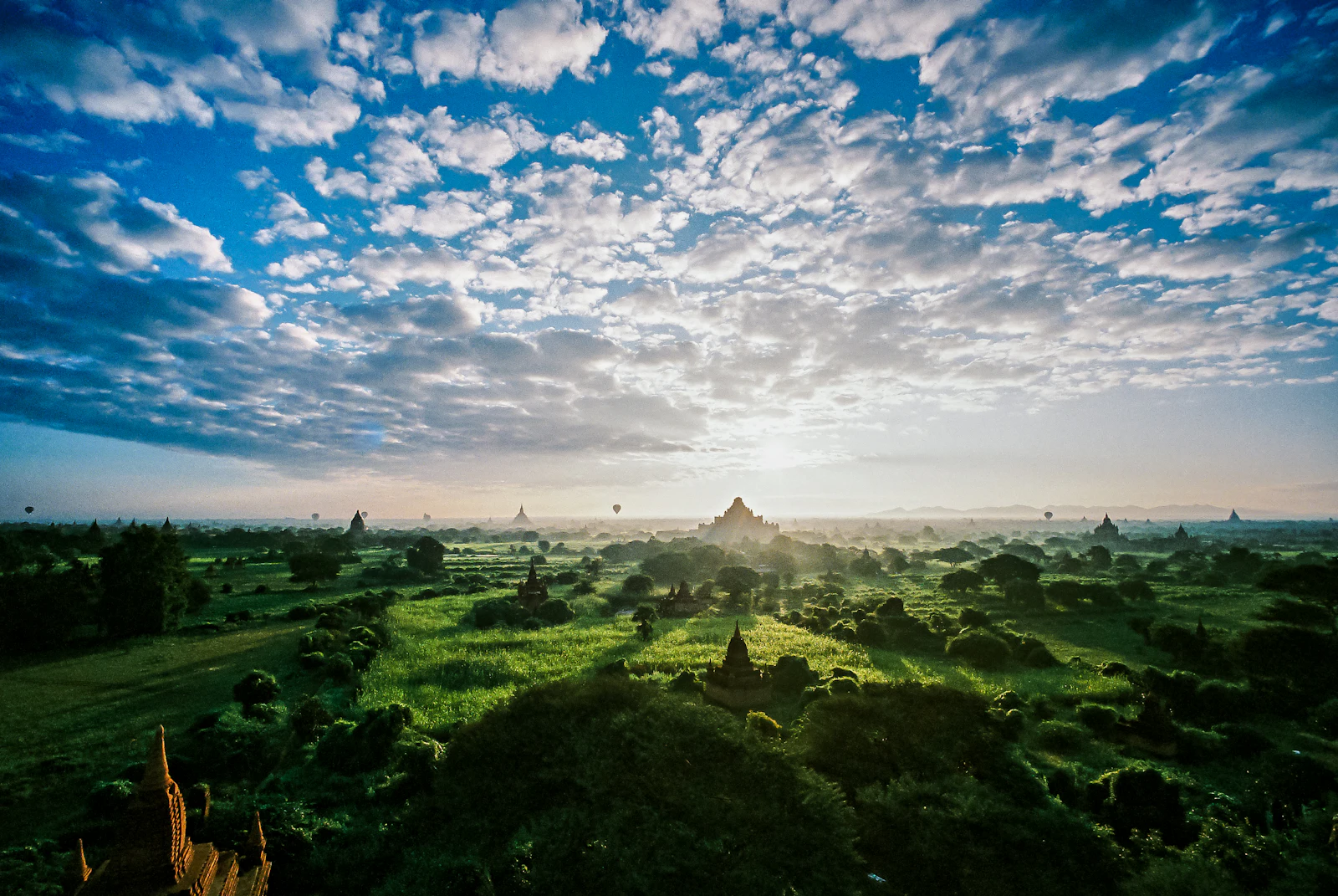 Bagan, Myanmar photo 23 by Steven Hon