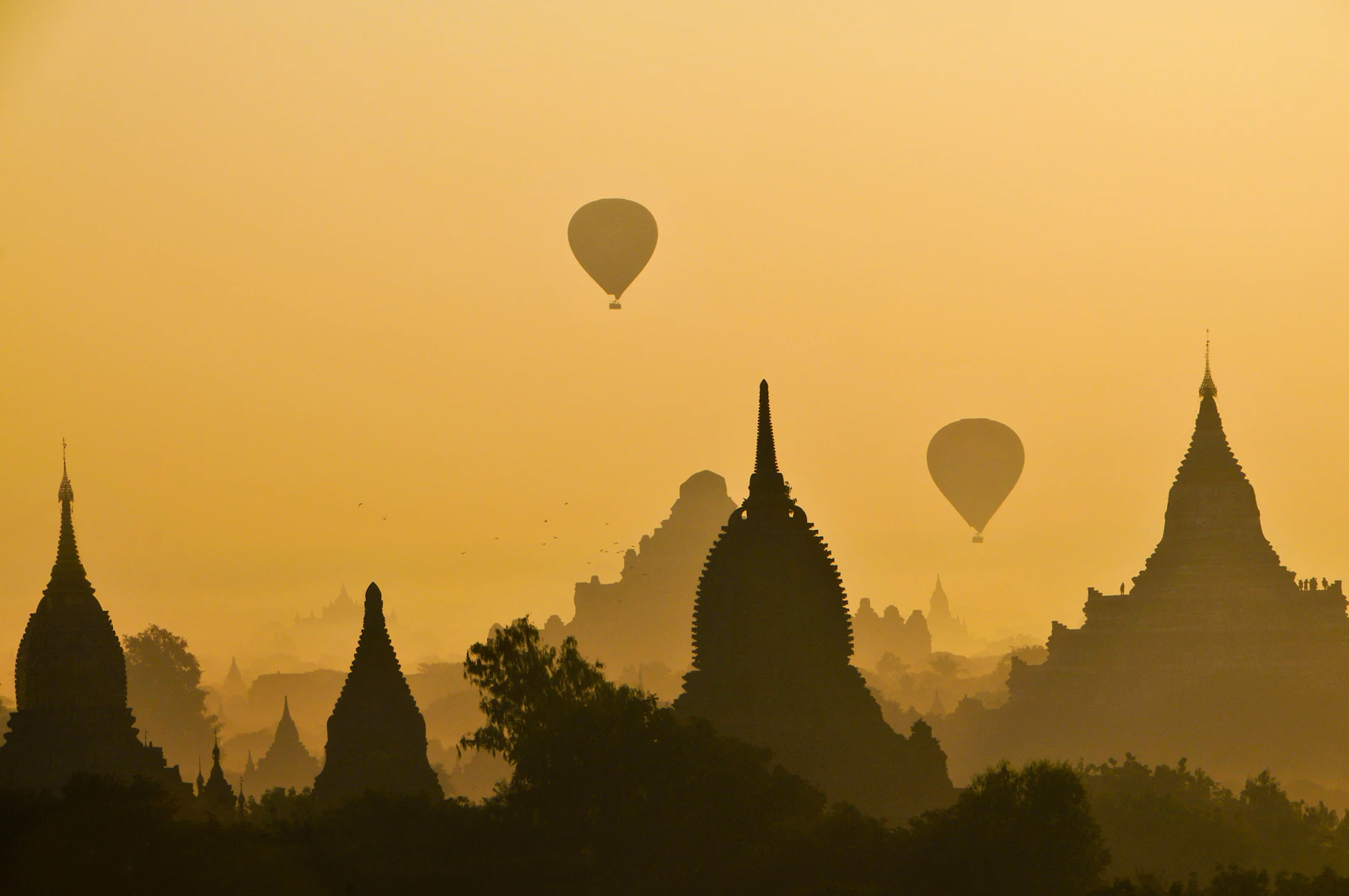 Bagan, Myanmar photo 8 by Charlie Costello