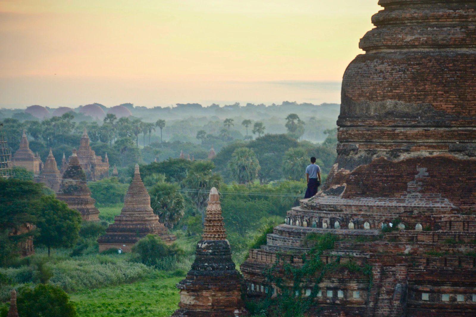 Bagan, Myanmar photo 5 by Sébastien Goldberg