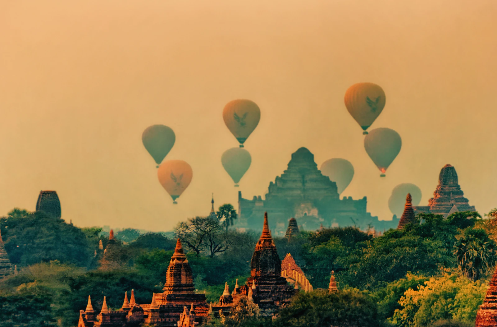 Bagan, Myanmar photo 2 by Yves Alarie