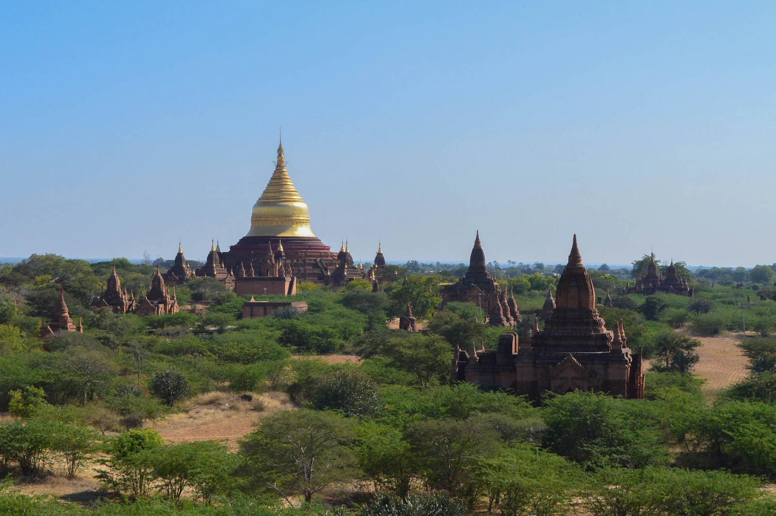 Bagan, Myanmar photo 18 by Ash Hayes
