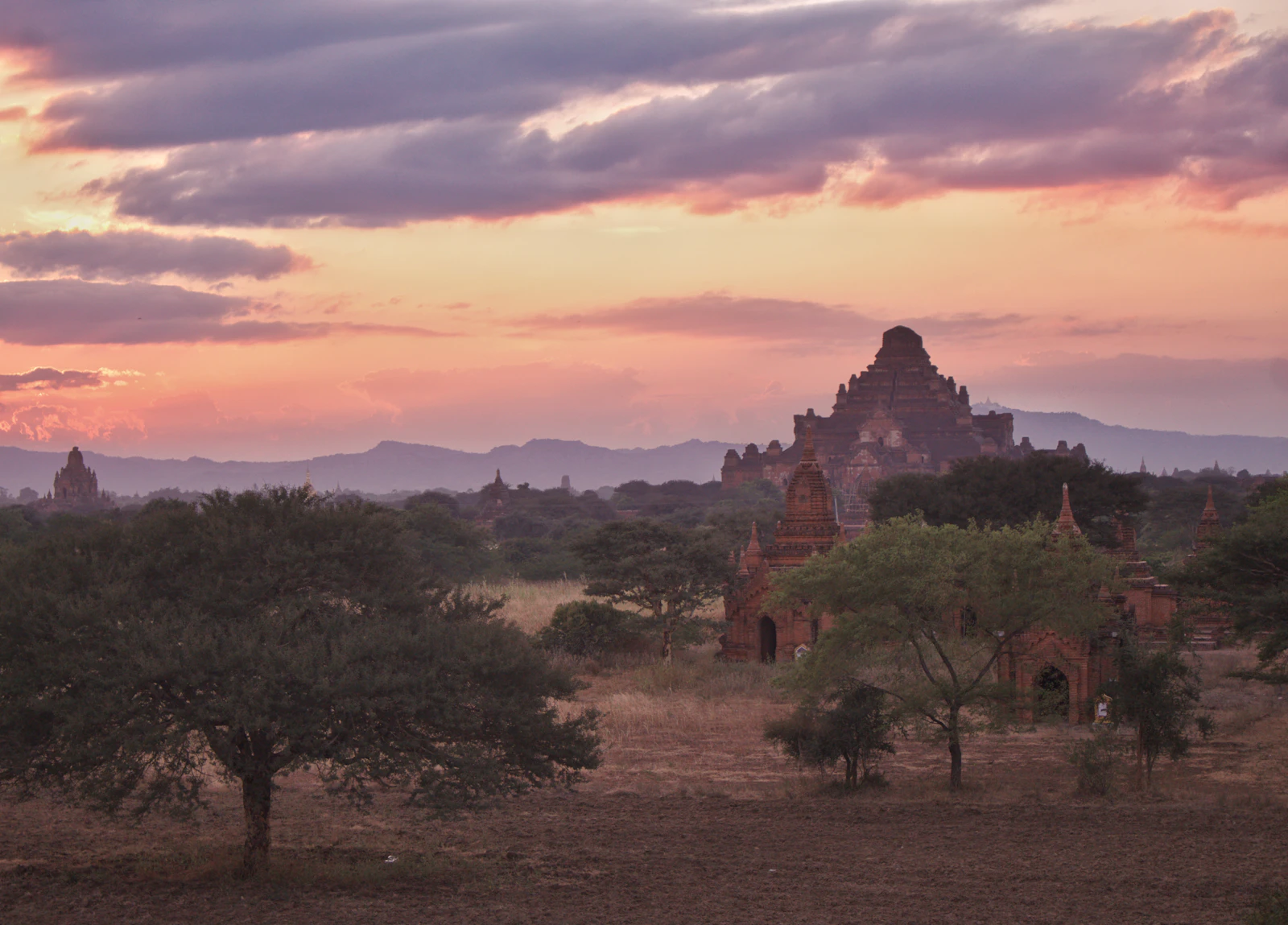 Bagan, Myanmar photo 22 by Ye Lin Wai