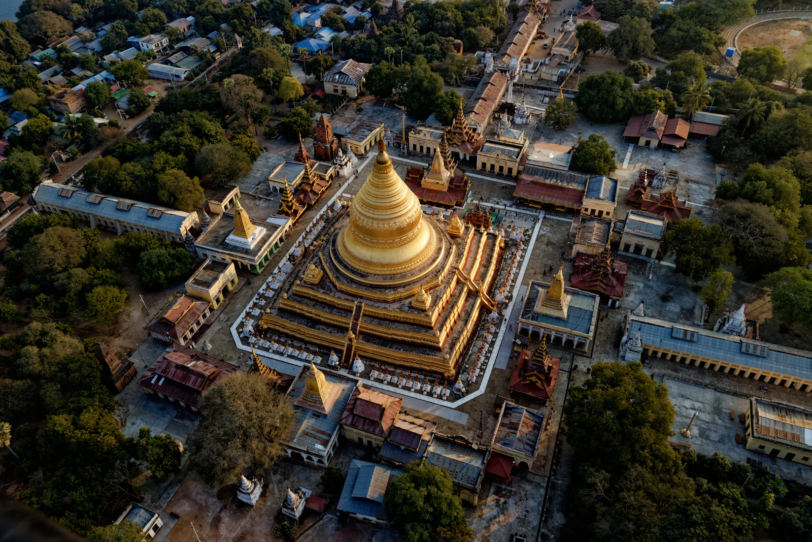 Bagan, Myanmar photo 20 by Yves Alarie