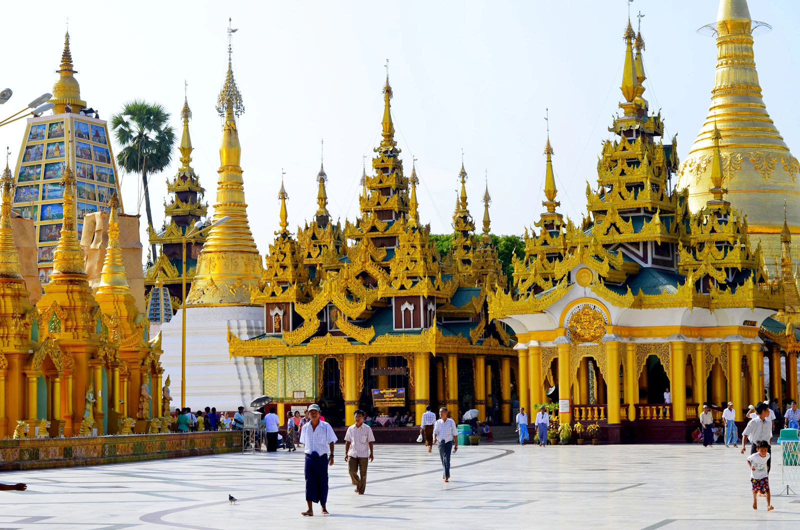 Yangon, Myanmar photo 18 by Laurentiu Morariu