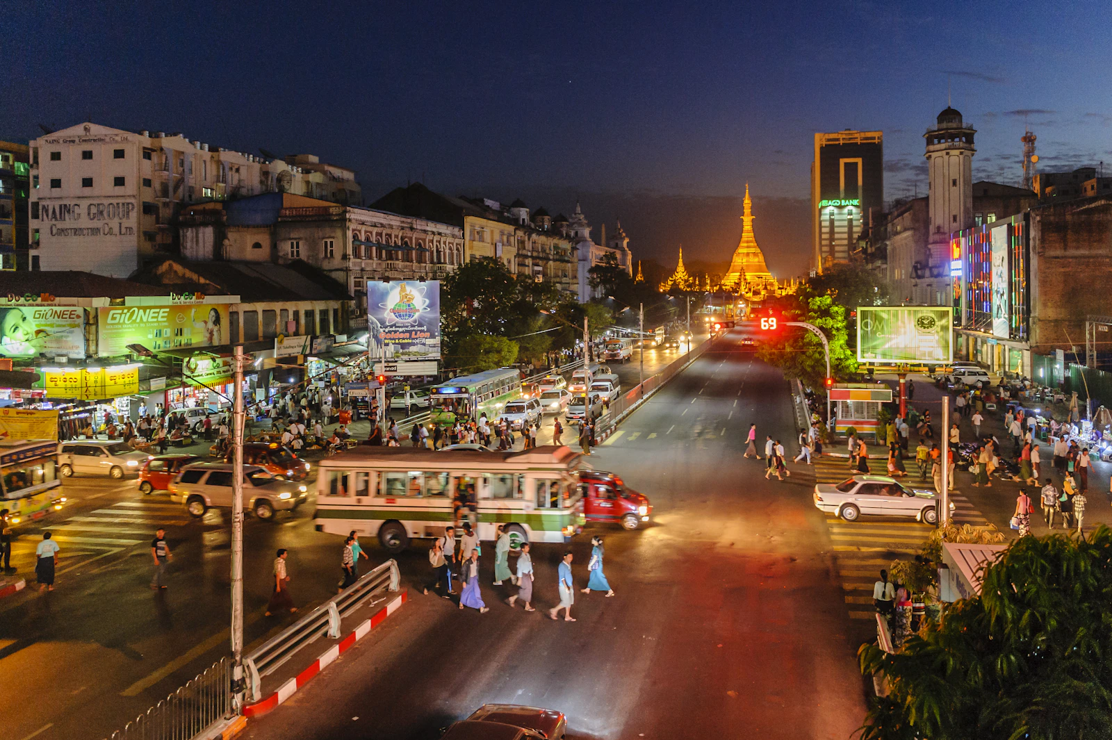 Yangon, Myanmar photo 8 by Alexander Schimmeck