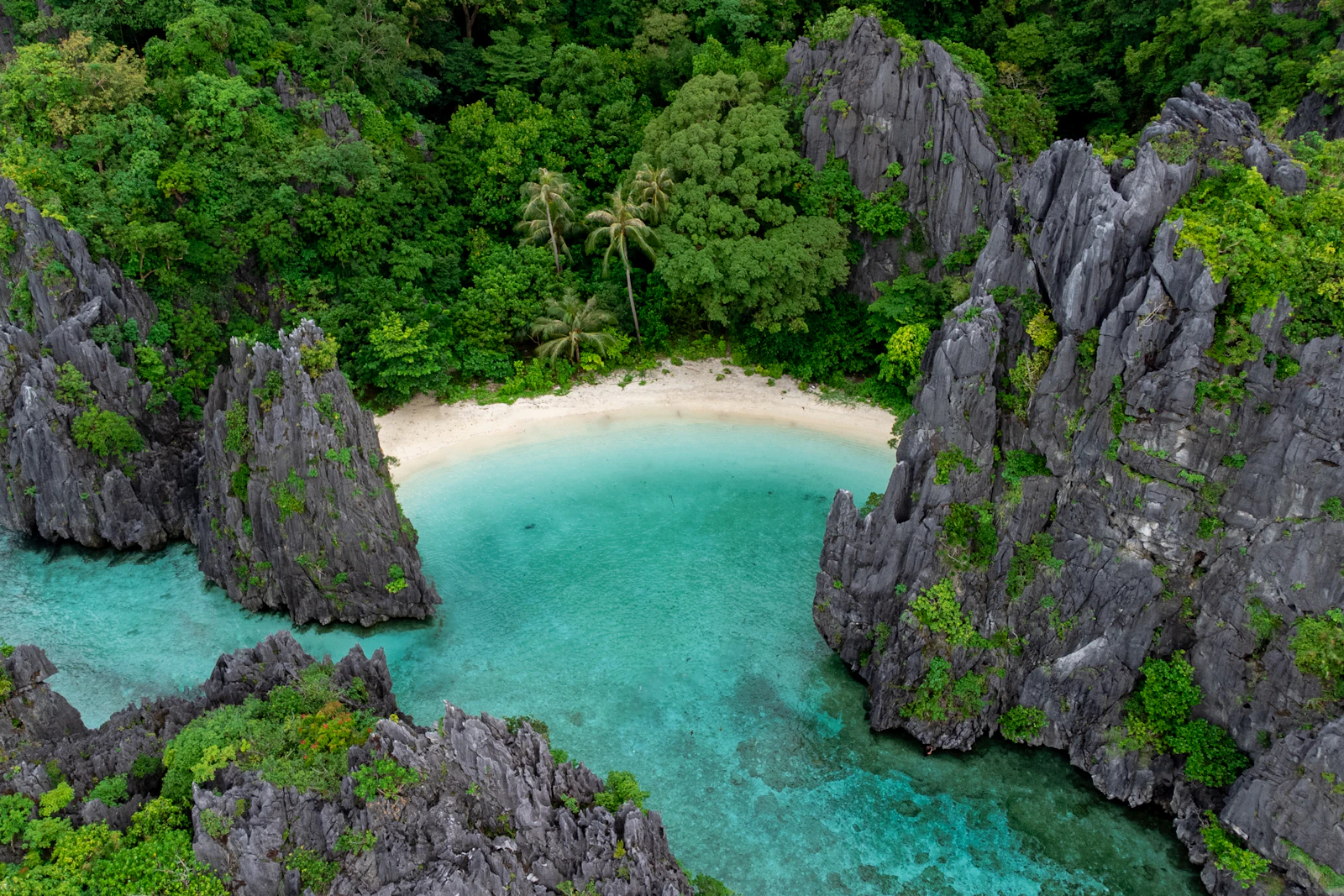 El Nido, Philippines photo 8 by Mario von Rotz