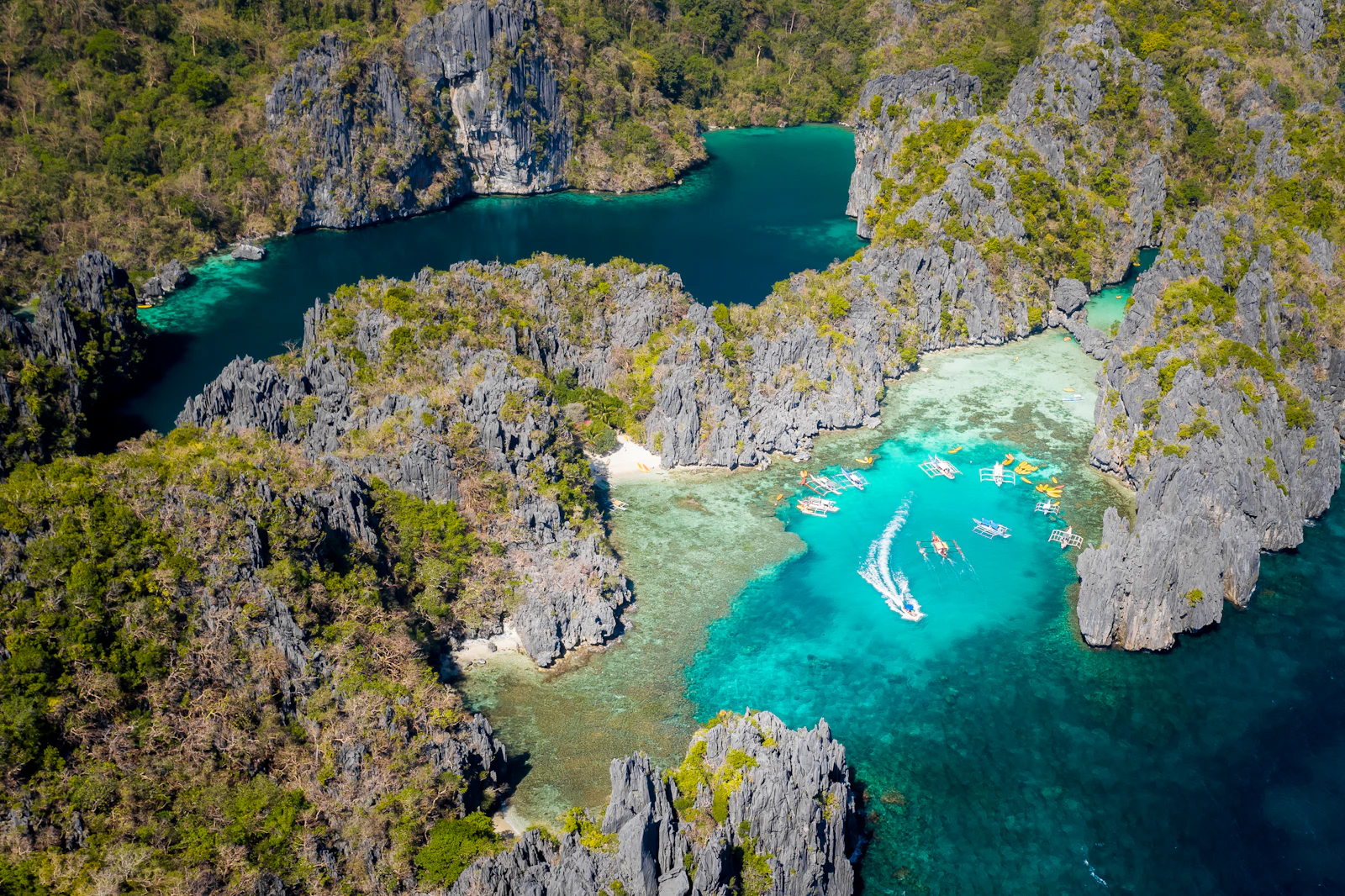 El Nido, Philippines photo 9 by Jules Bassoleil
