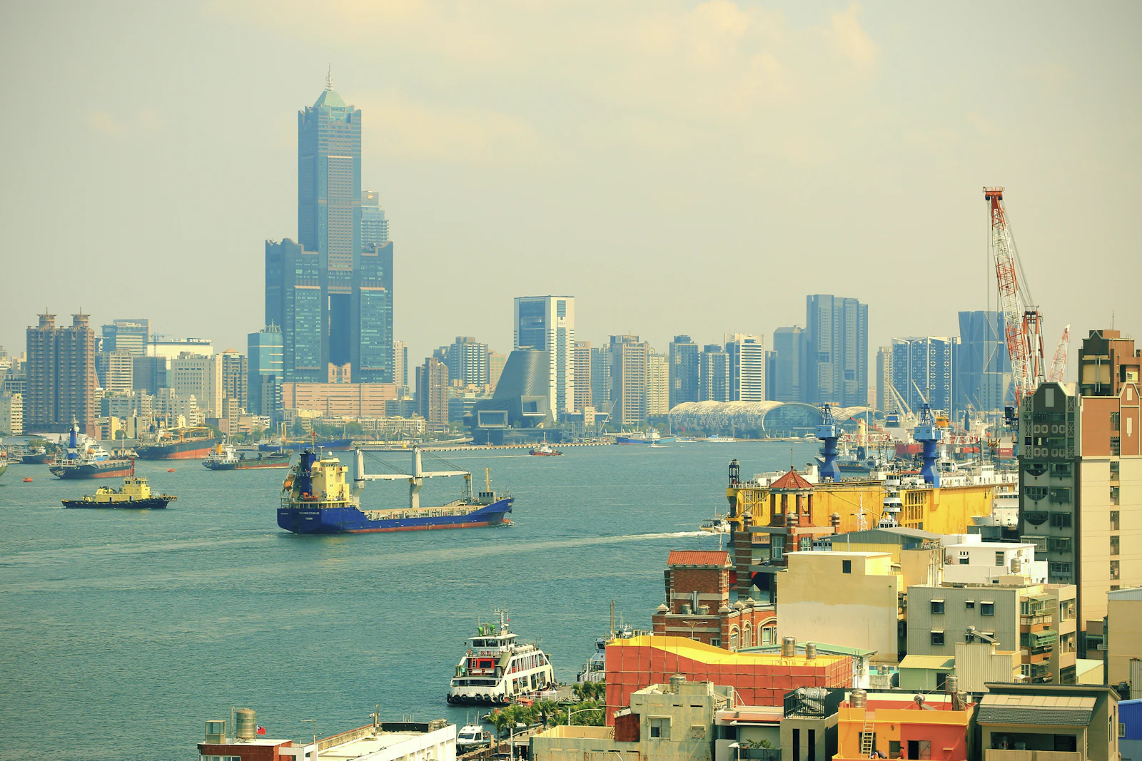 Kaohsiung, Taiwan photo 15 by Johnson Hung