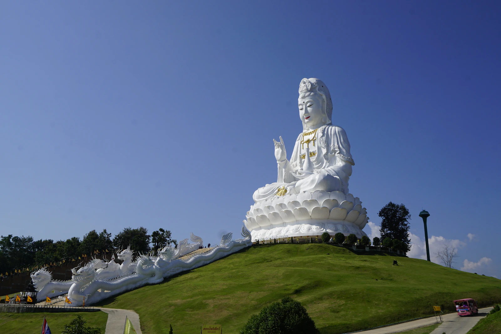 Chiang Rai, Thailand photo 8 by Watcharapong Tunpornchai