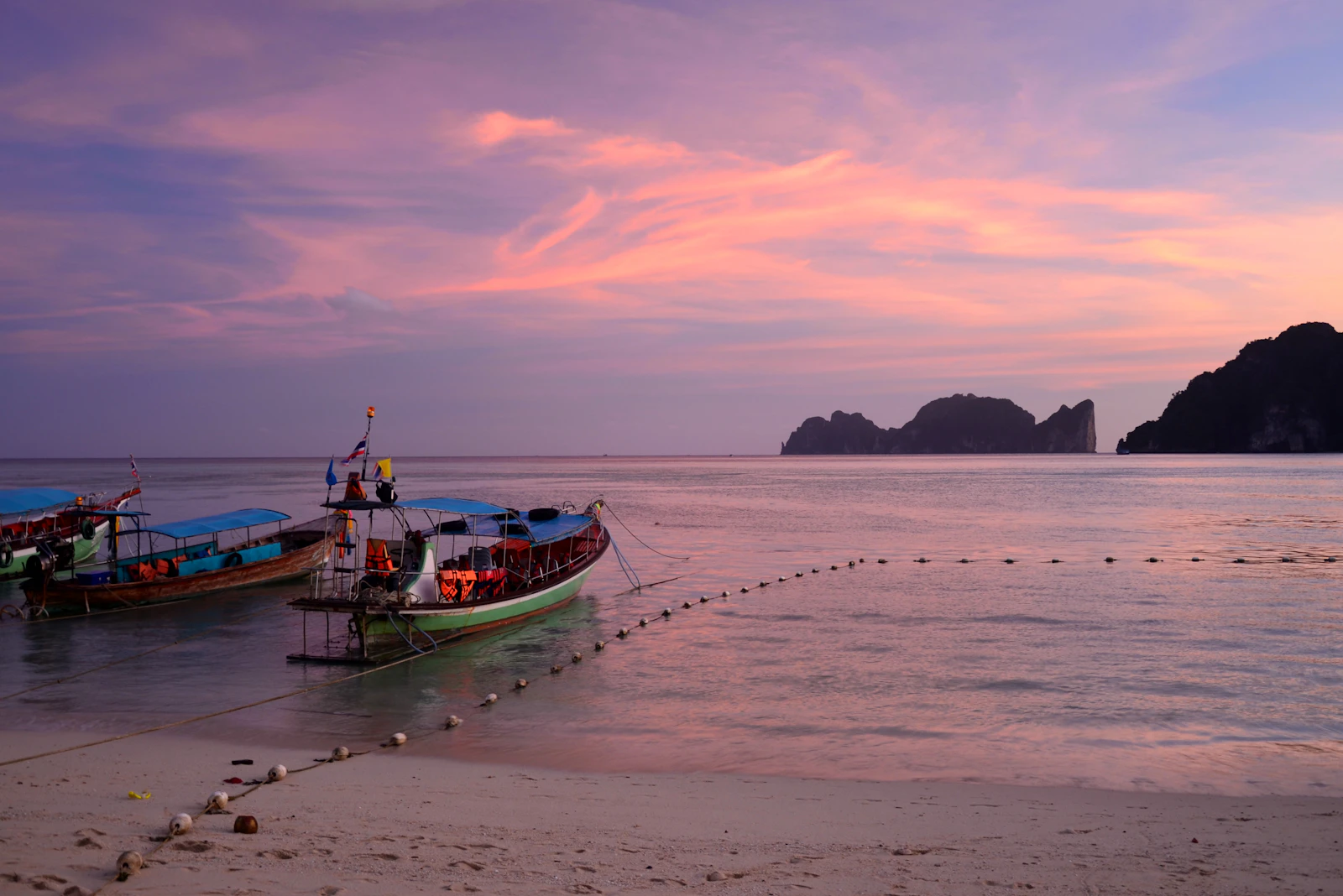 Koh Tao, Thailand photo 4 by Jonny Clow