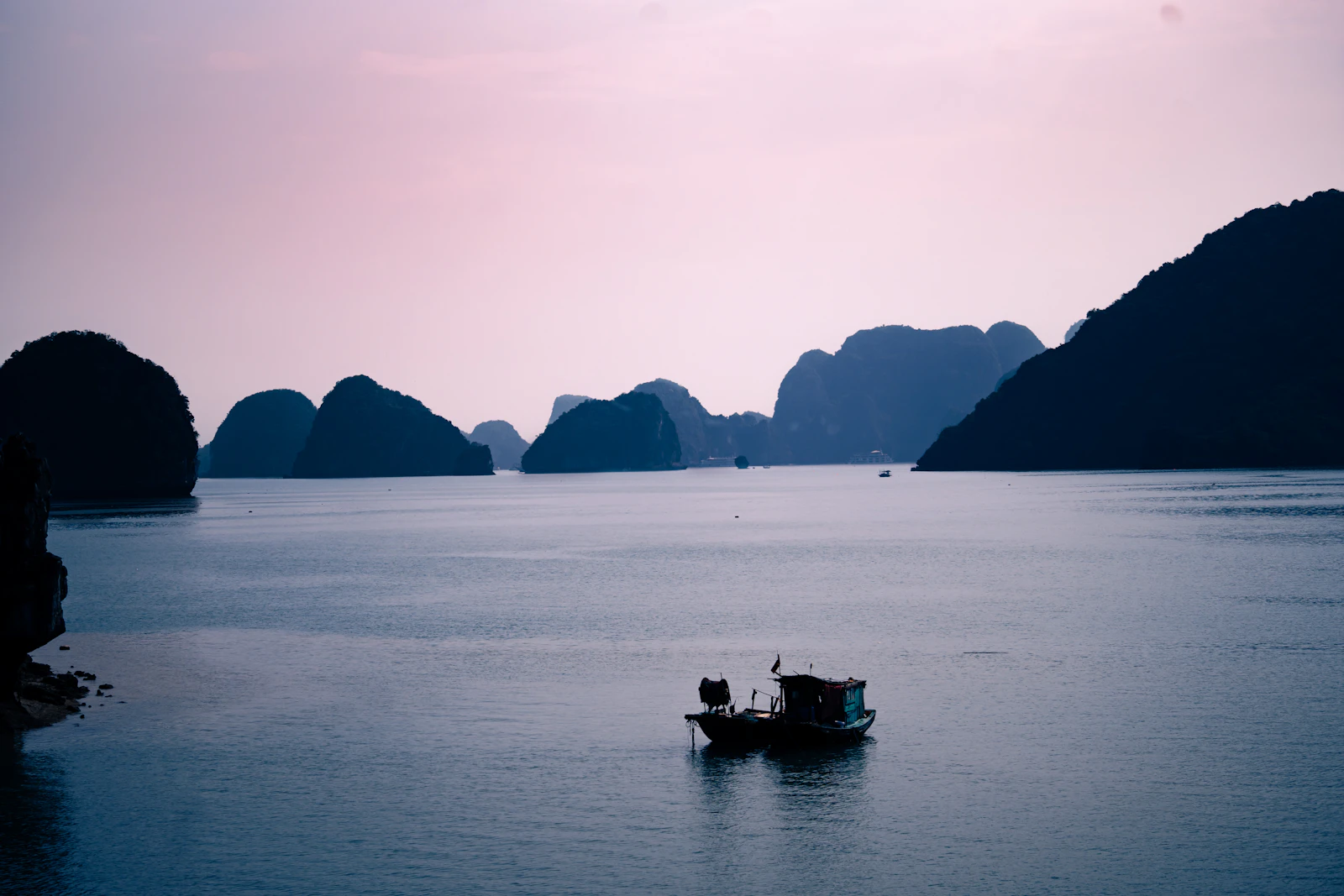 Ha Long, Vietnam photo 24 by Sam Carter