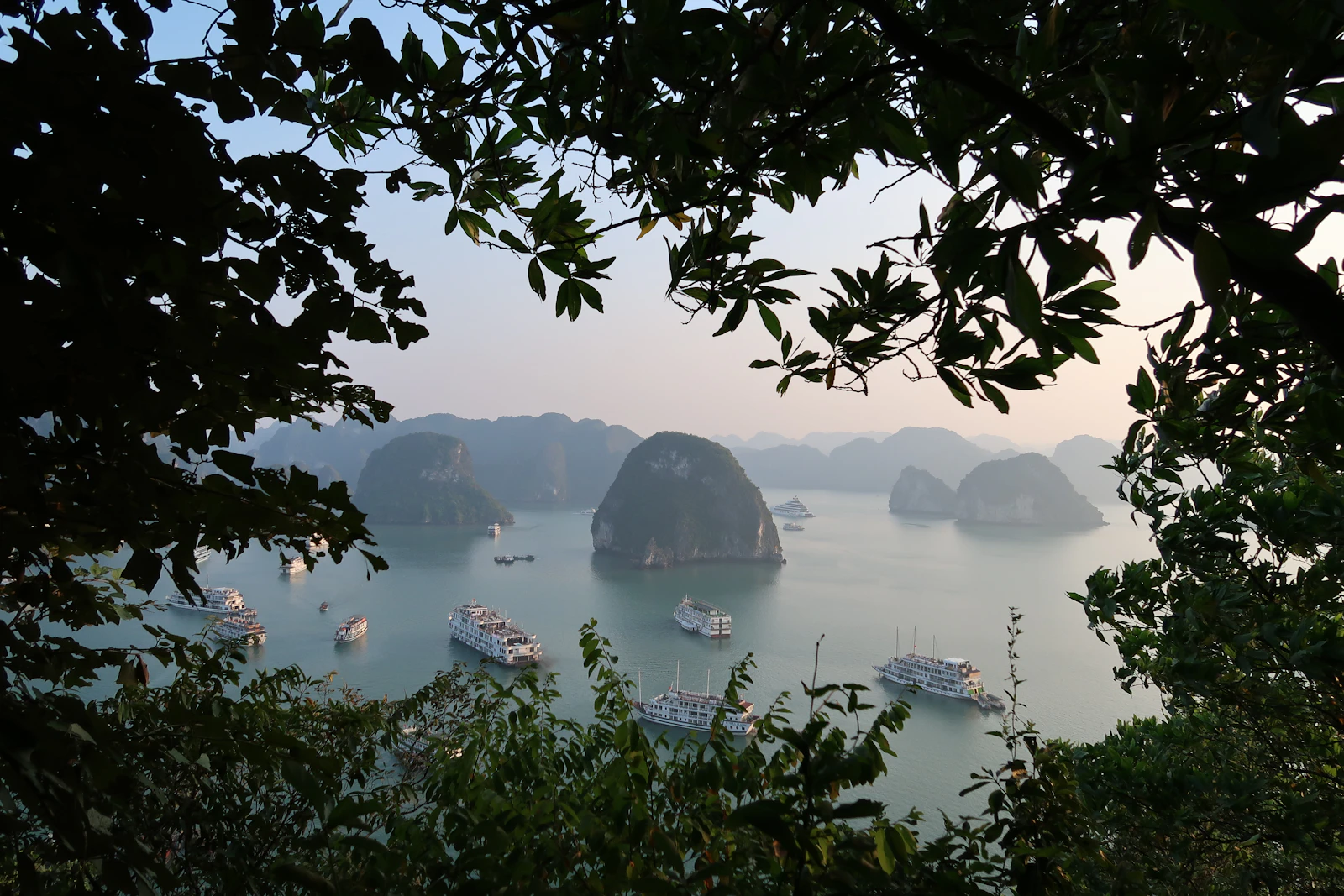 Ha Long, Vietnam photo 27 by raquel bolas