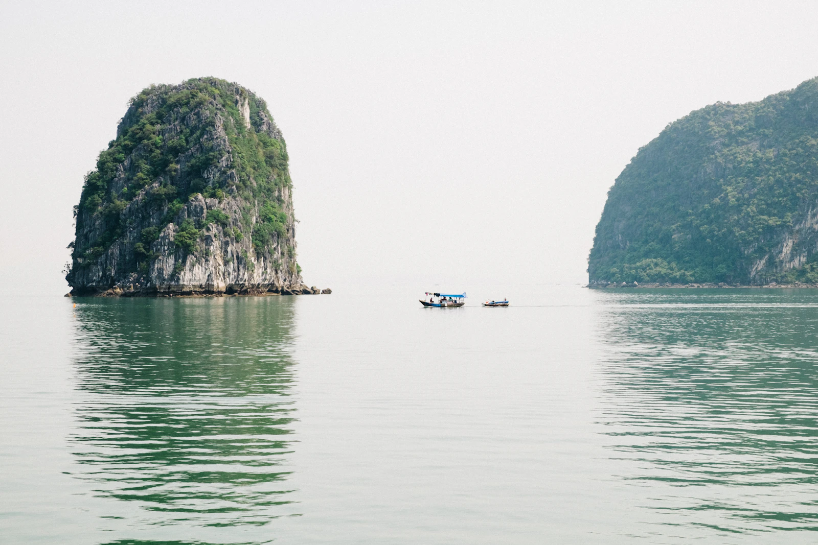 Ha Long, Vietnam photo 21 by Dan Freeman