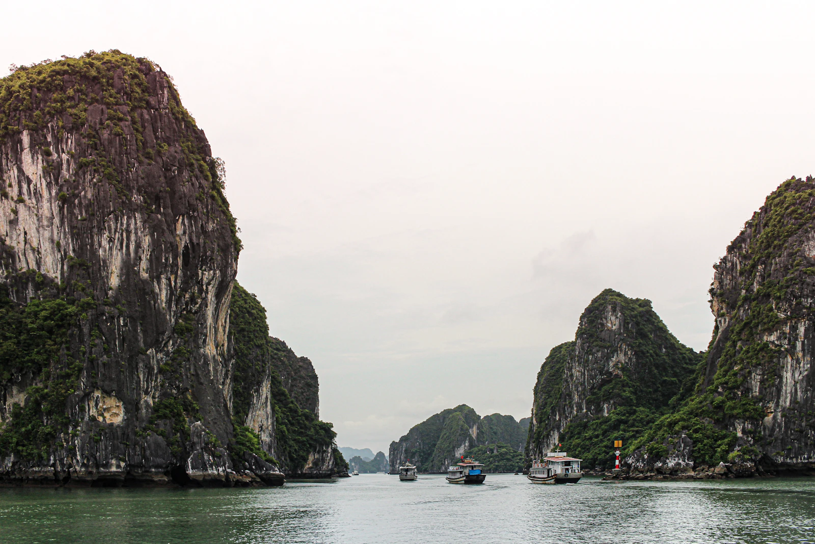 Ha Long, Vietnam photo 26 by Thanti Riess