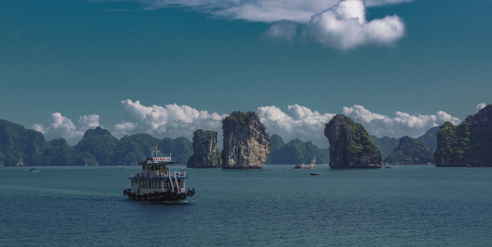 Ha Long, Vietnam photo 9 by Kyle Petzer