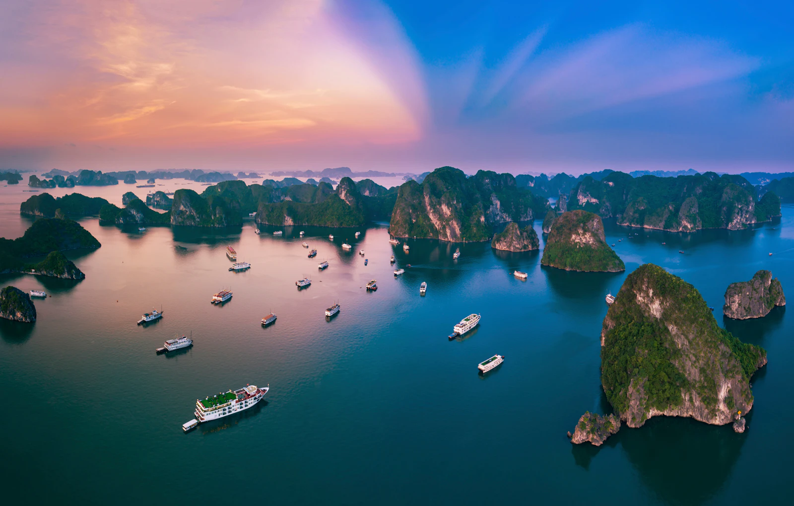 Ha Long, Vietnam photo 8 by Vivu Vietnam