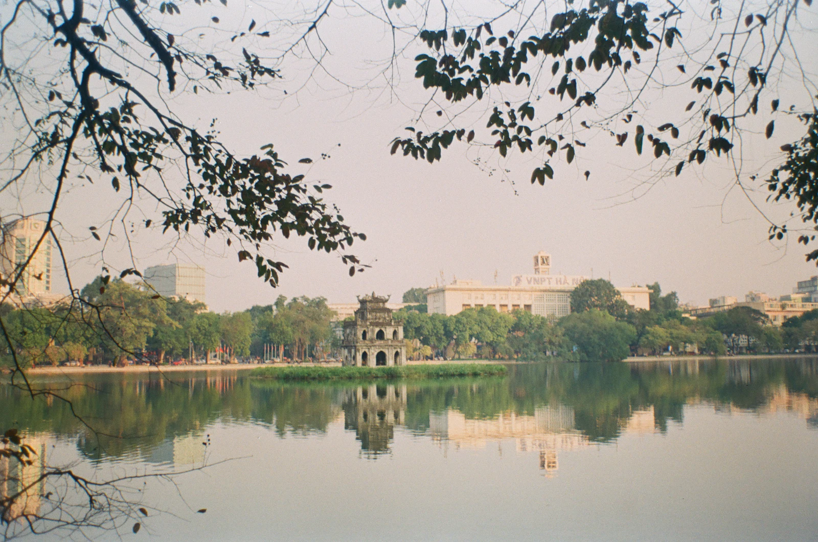 Hanoi, Vietnam photo 8 by Chou Vu
