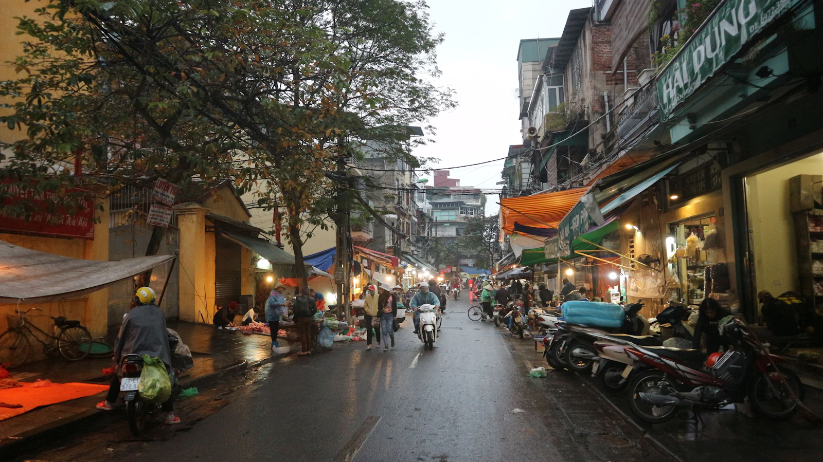 Hanoi, Vietnam photo 21 by Rizki Oceano