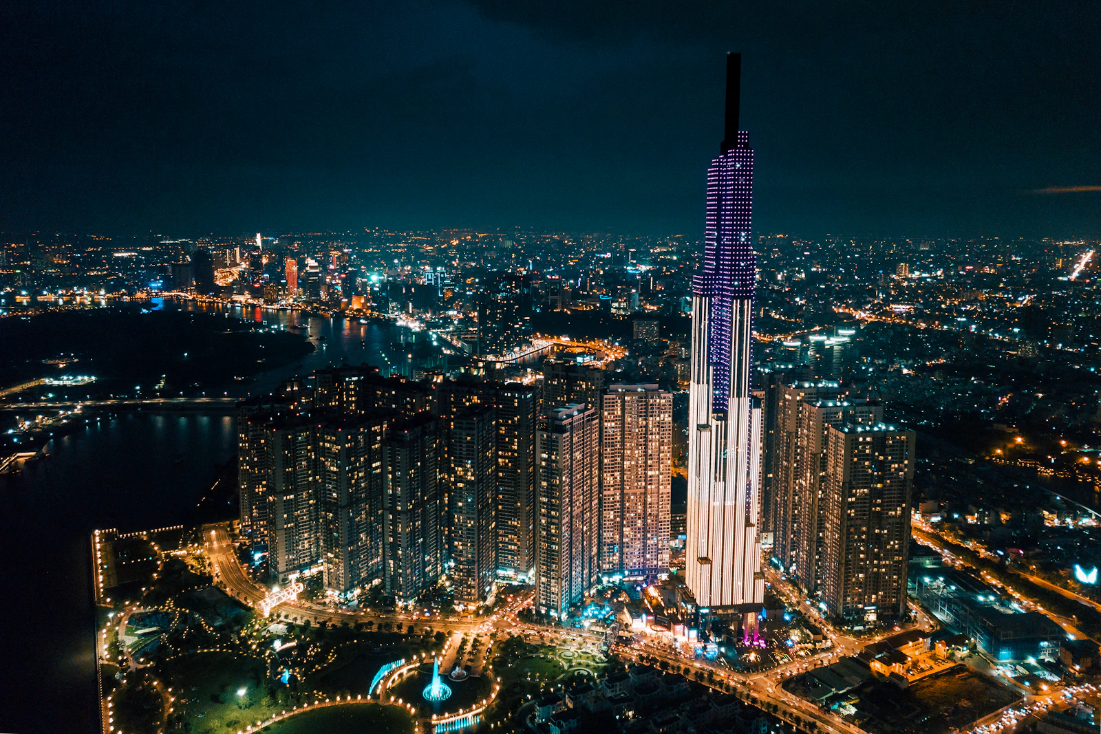 Ho Chi Minh City, Vietnam photo 2 by Tron Le