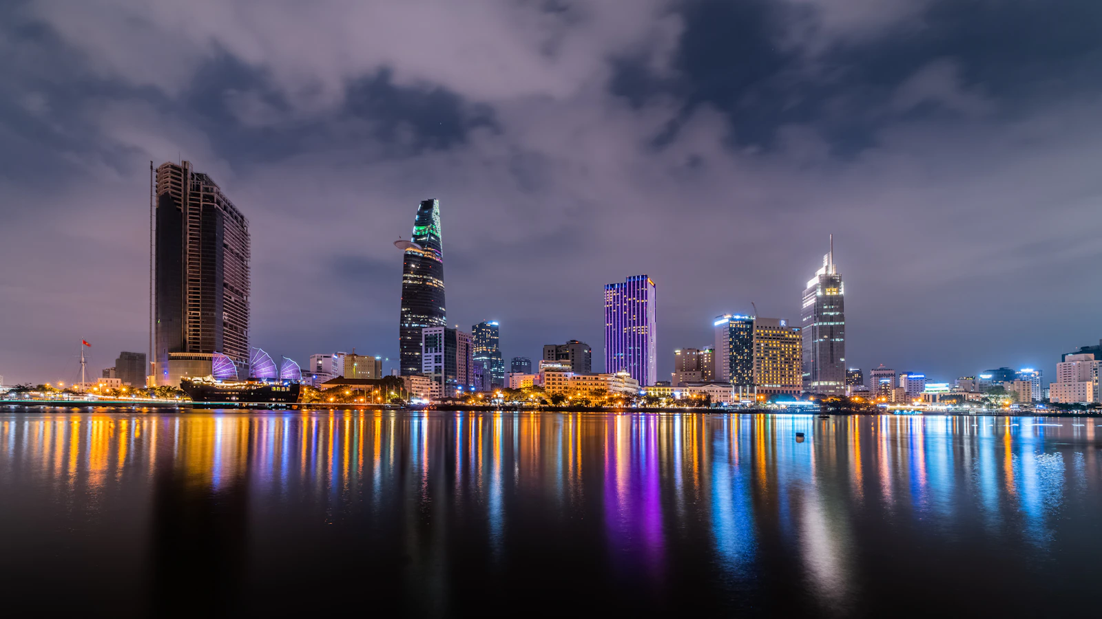 Ho Chi Minh City, Vietnam photo 19 by Cuong Doan