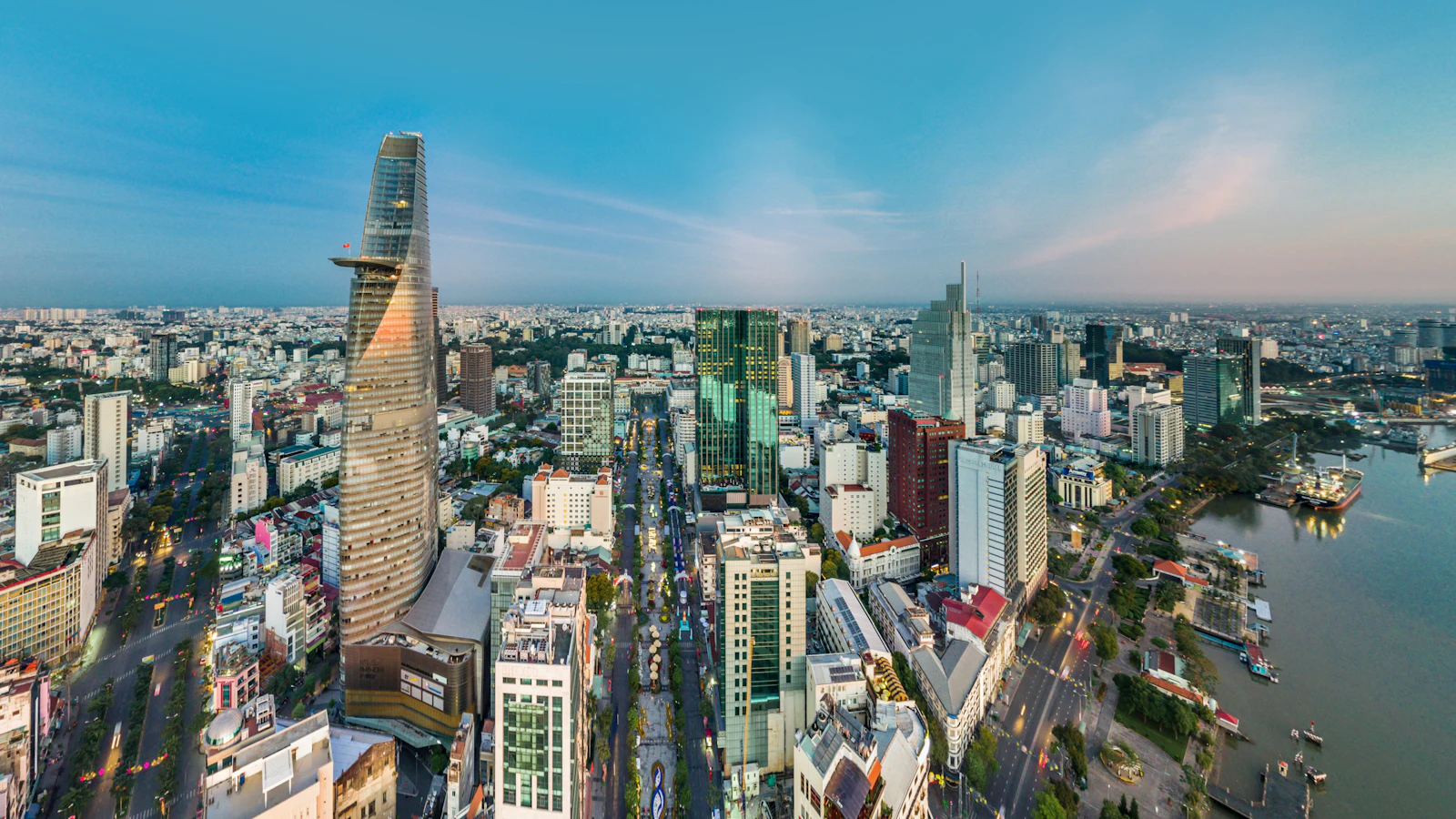 Ho Chi Minh City, Vietnam photo 4 by Peter Nguyen