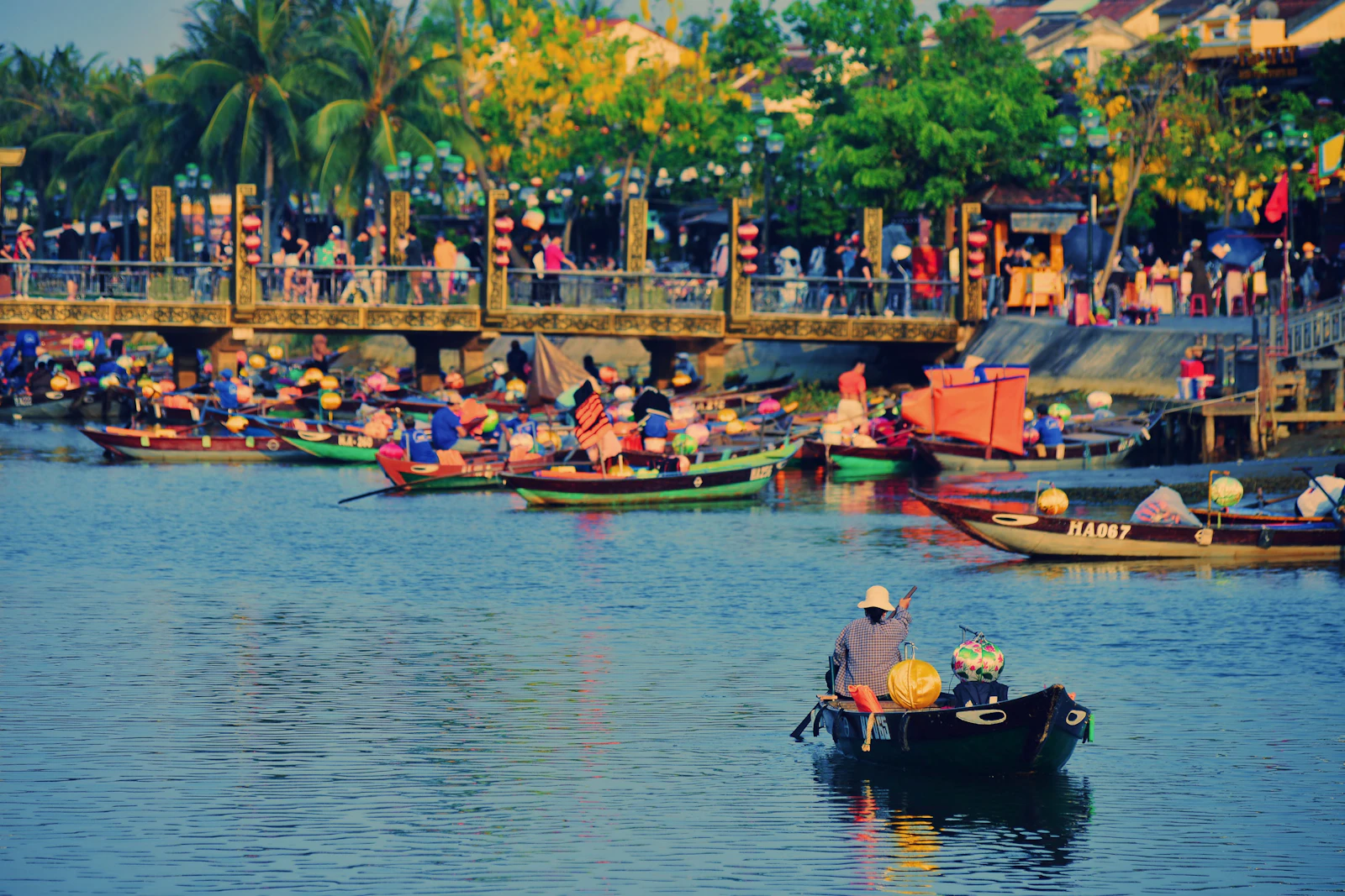 Hue, Vietnam photo 24 by Hieu Do Quang
