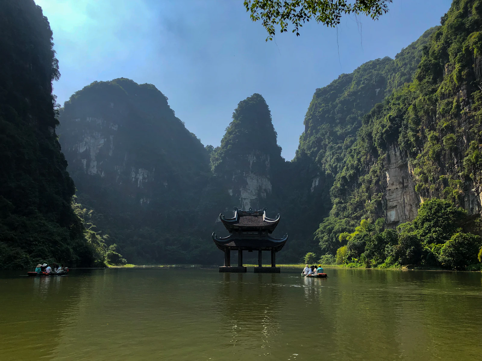 Hue, Vietnam photo 25 by Mark Kuiper