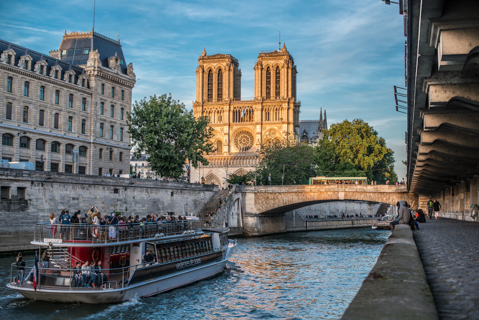 Paris, France photo 22 by Maxime Gilbert