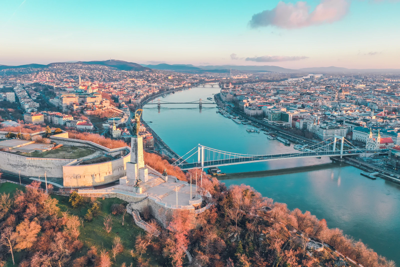 Budapest, Hungary photo 3 by Bence Balla-Schottner
