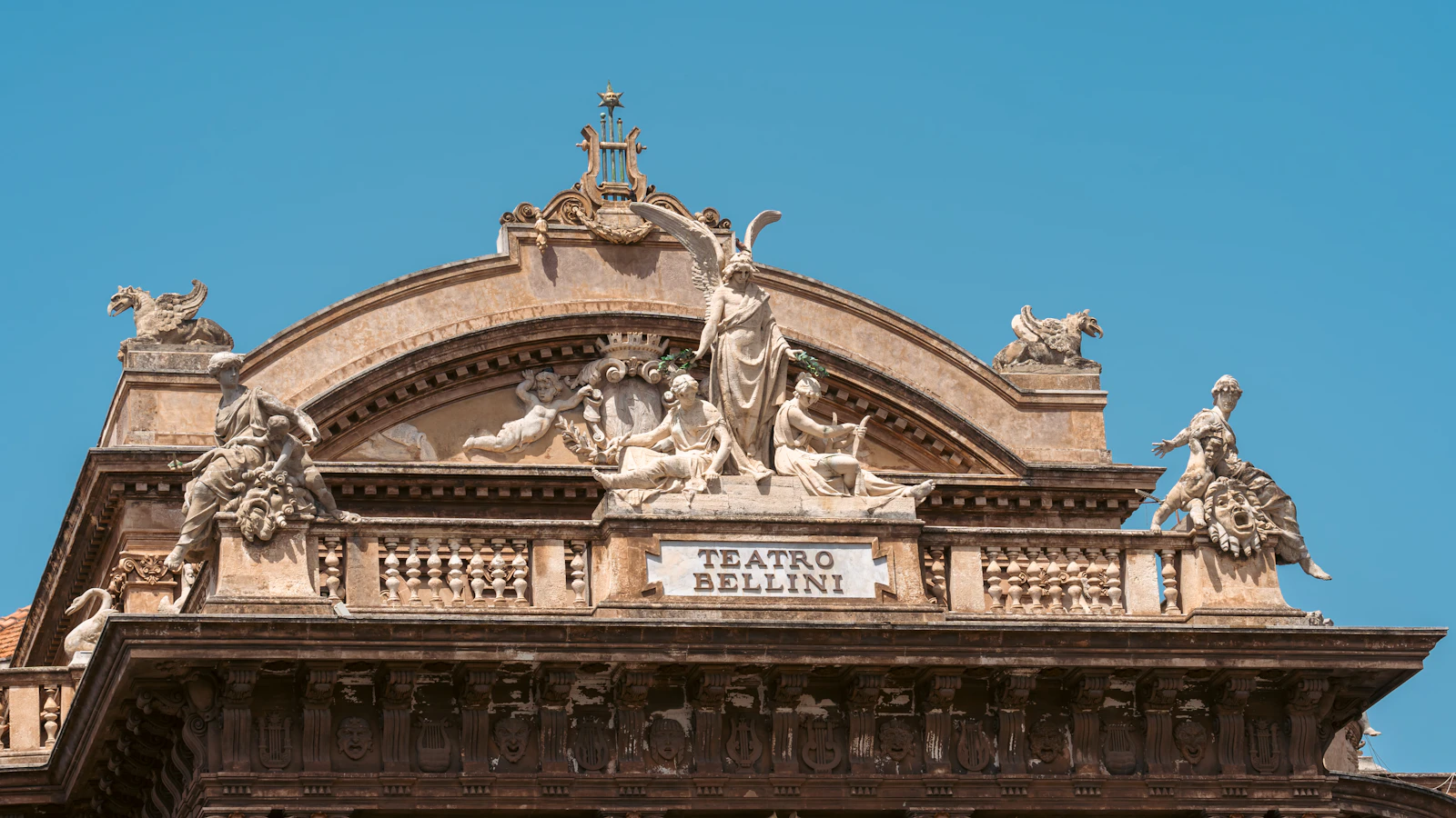 Catania, Italy photo 28 by Aron Marinelli