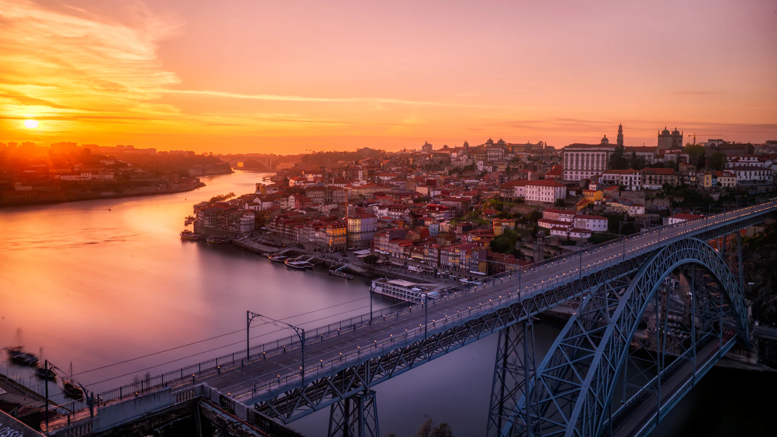 Porto, Portugal photo 4 by Everaldo Coelho