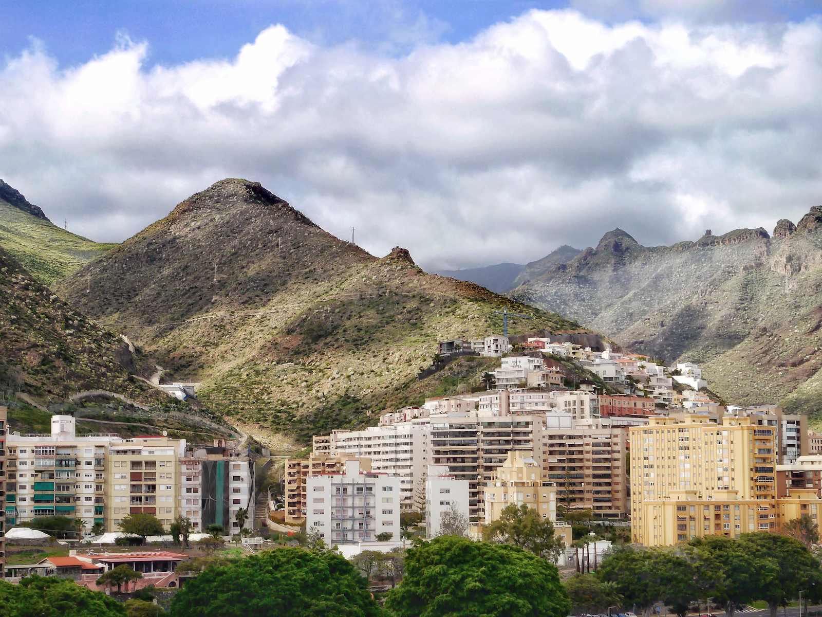 Santa Cruz de Tenerife, Spain photo 28 by Richard Williams