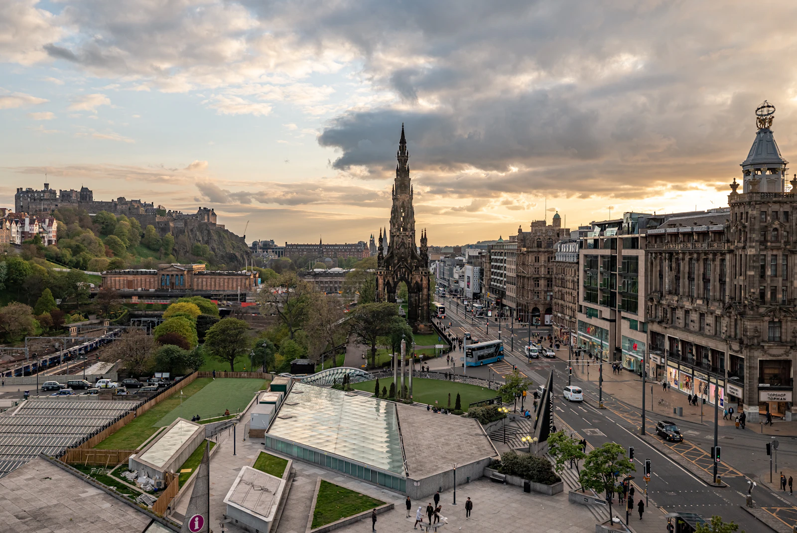 Edinburgh, United Kingdom photo 12 by Alex Tai