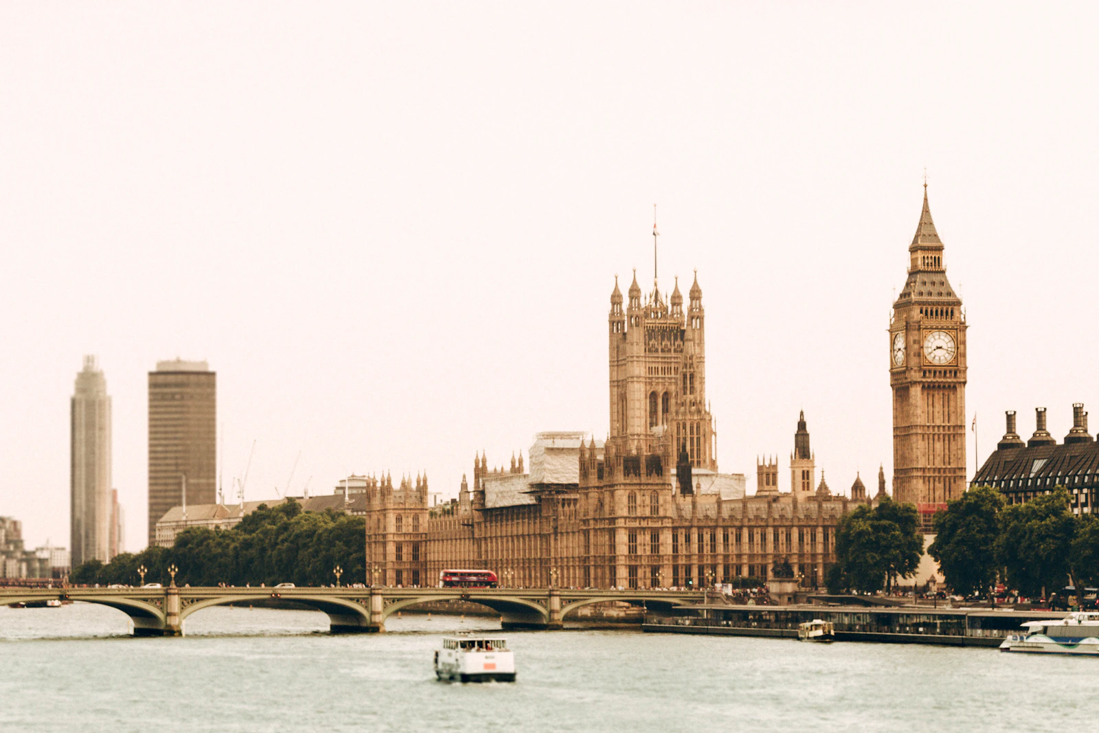 London, United Kingdom photo 7 by Ugur Akdemir
