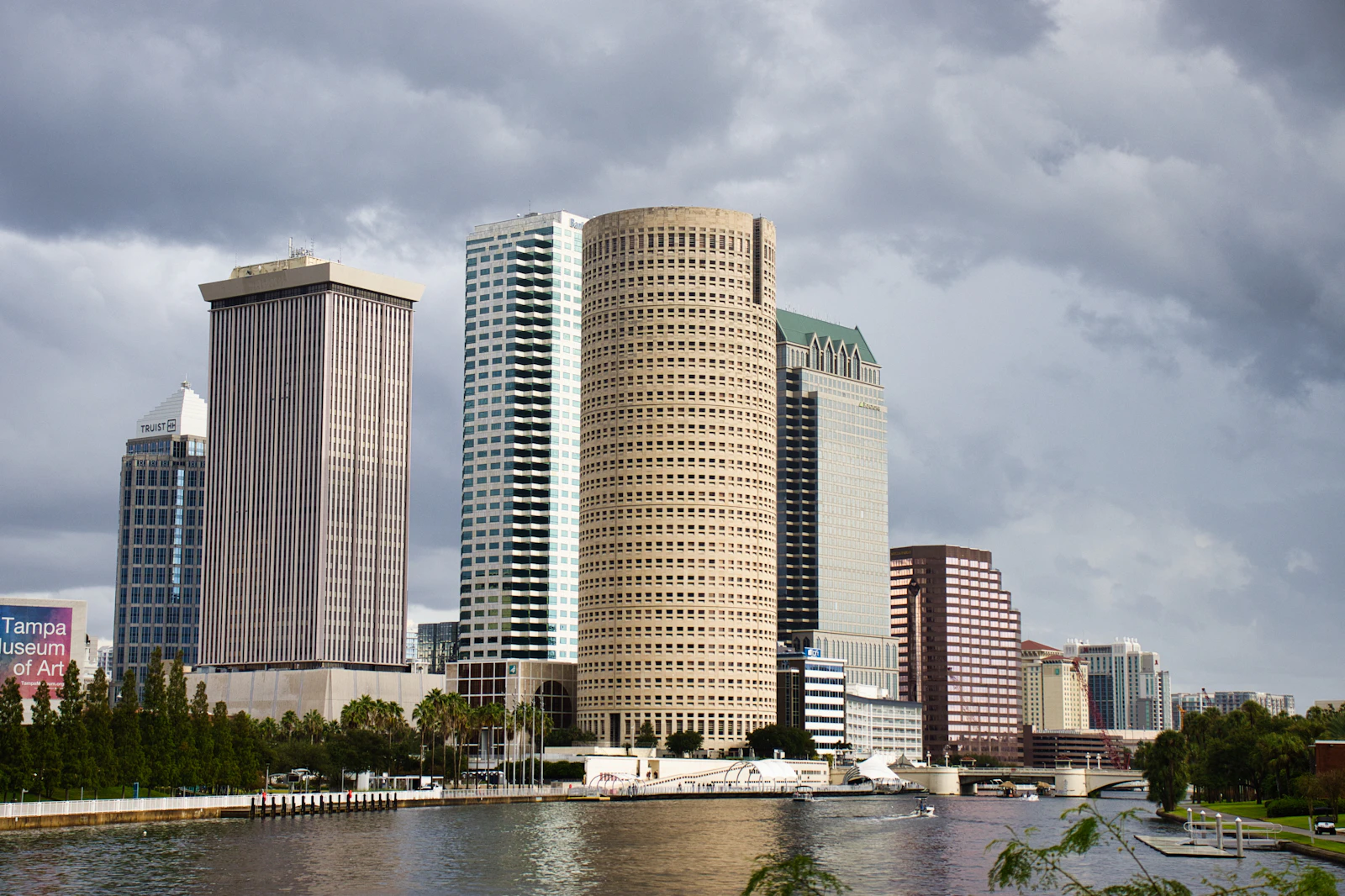 Tampa, Florida photo 29 by 𝕡𝕒𝕨𝕤 𝕒𝕟𝕕 𝕡𝕣𝕚𝕟𝕥𝕤