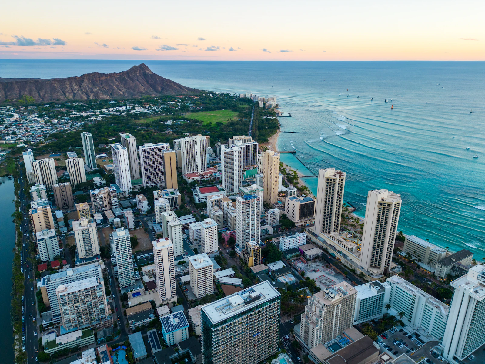 Honolulu, Hawaii photo 10 by Spenser Sembrat