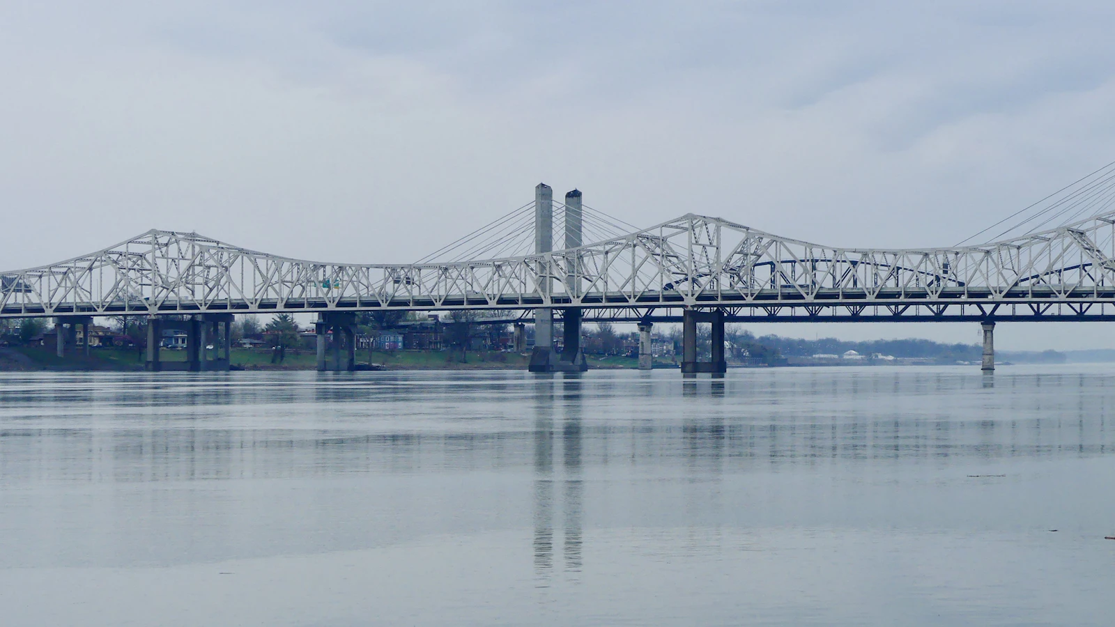 Louisville, Kentucky photo 17 by Wally Holden