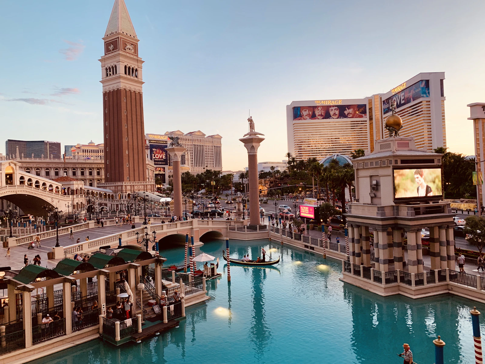 Las Vegas, Nevada photo 12 by Tobias Smietana
