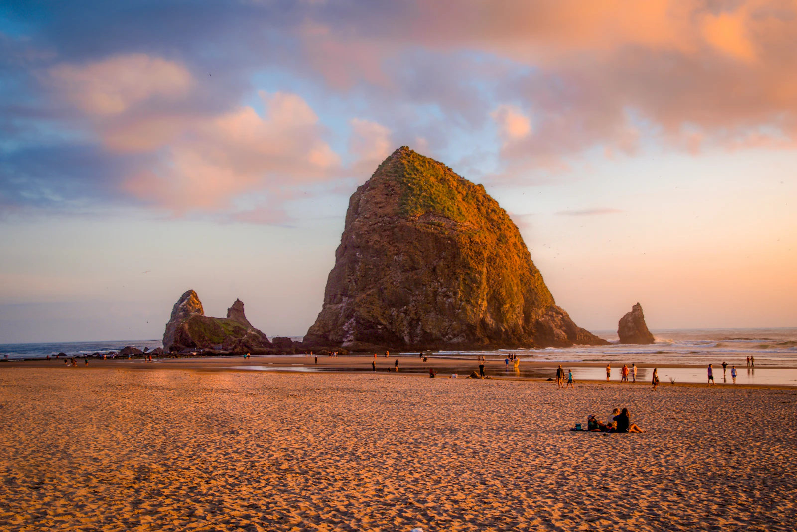 Cannon Beach, Oregon photo 3 by Leon Wu