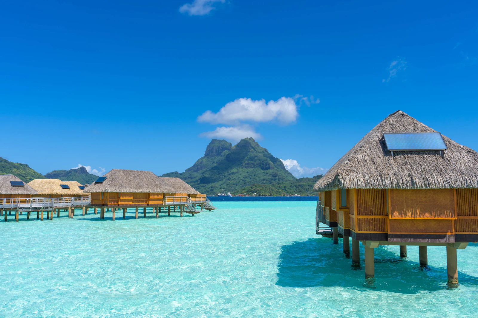 Bora Bora, French Polynesia photo 2 by Roméo A.