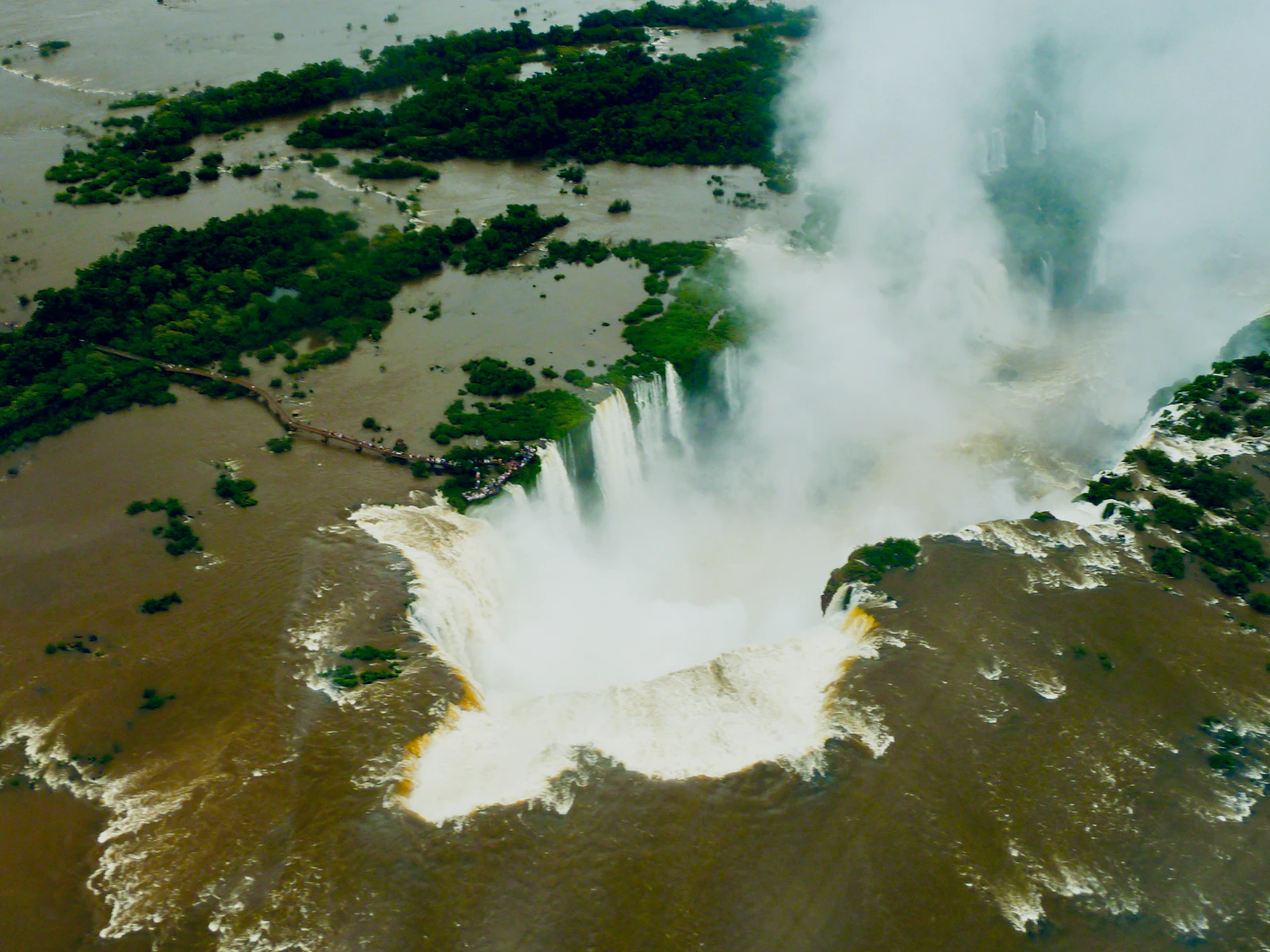 Puerto Iguazú, Argentina photo 26 by Azzedine Rouichi