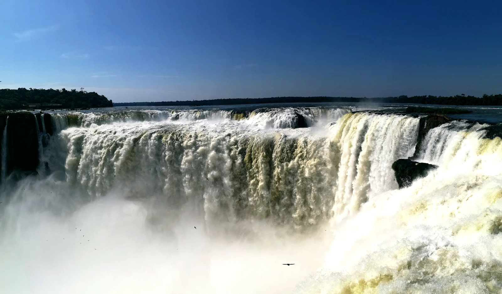 Puerto Iguazú, Argentina photo 8 by Fabien Moliné