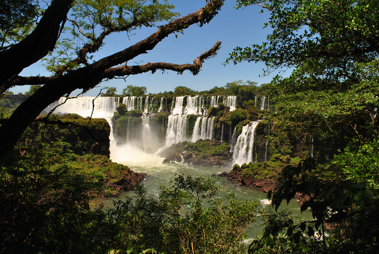 Puerto Iguazú, Argentina photo 2 by jimena etchevarria