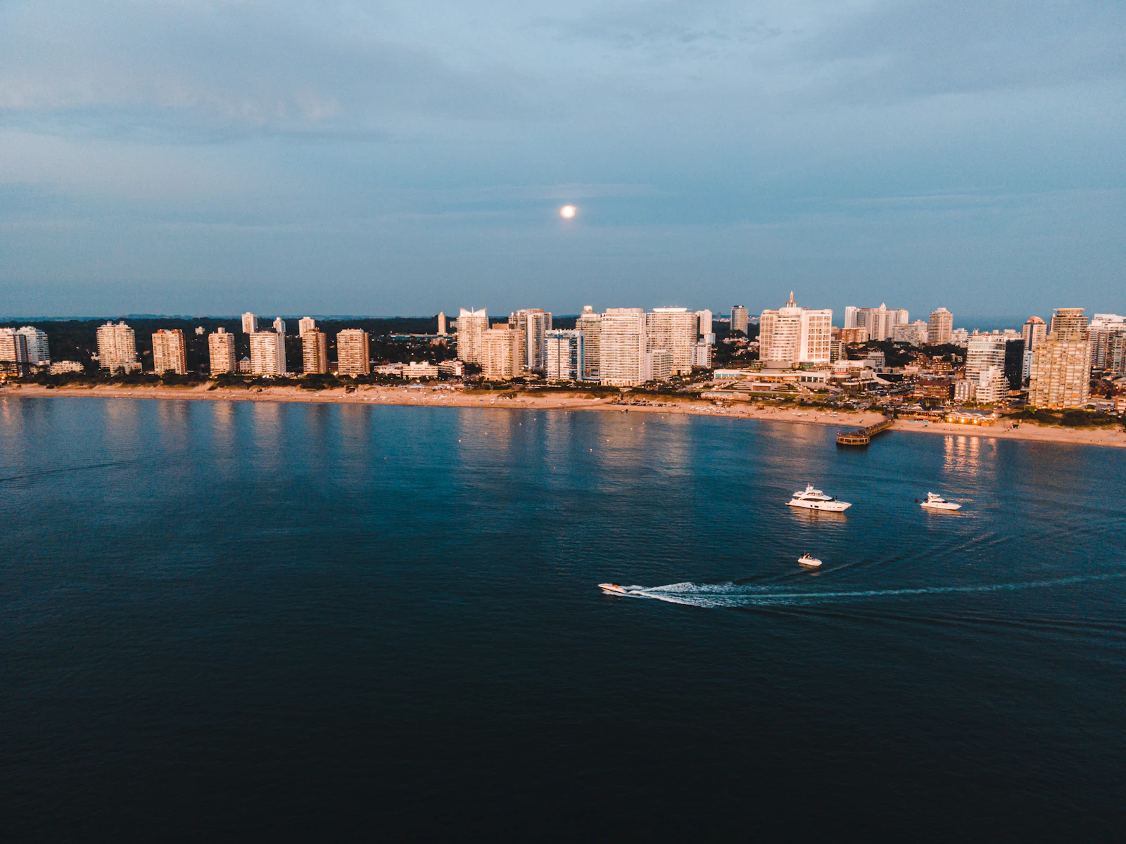 Punta del Este, Uruguay photo 15 by Pedro Slinger